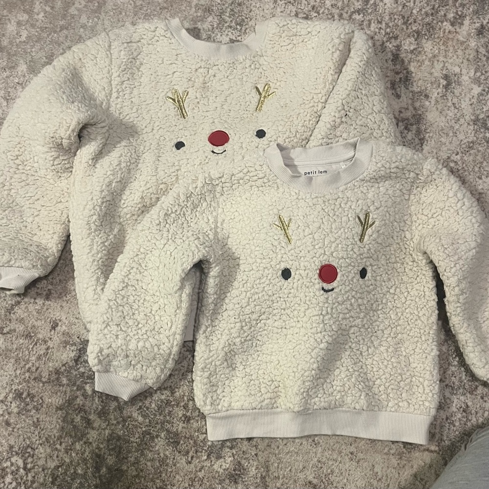 Cozy White Reindeer Kids Sweatshirt